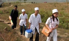 Người y tá “chiến đấu” với hủ tục